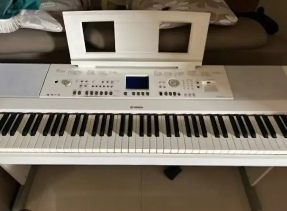 Jual Grand piano DGX 650 white