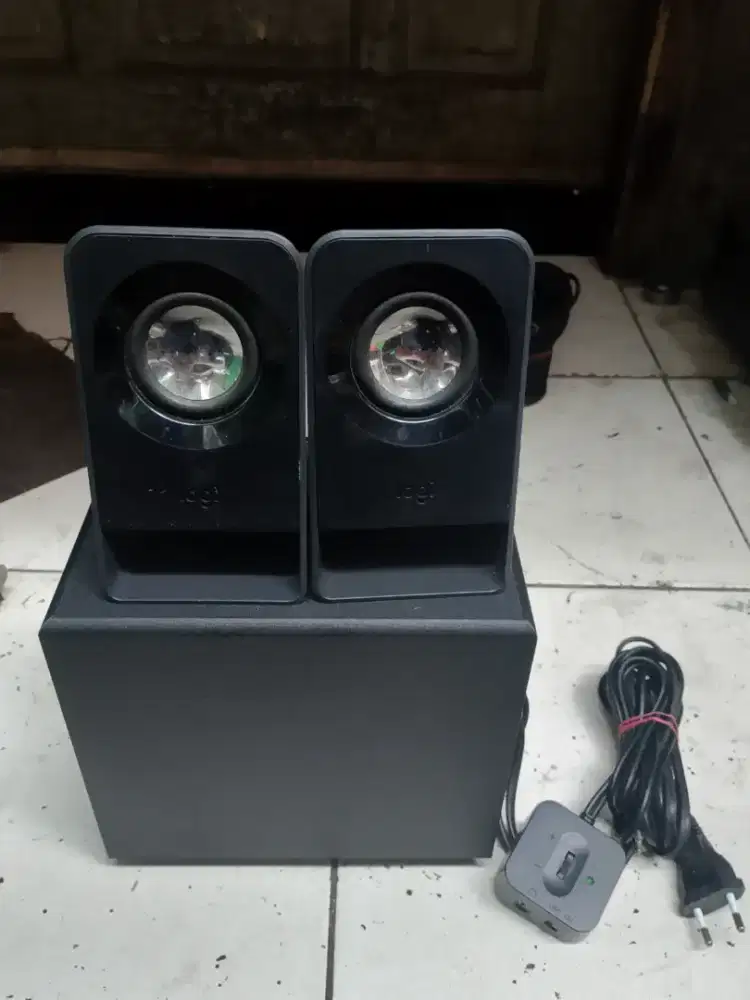 Speaker indoor Logitech z213