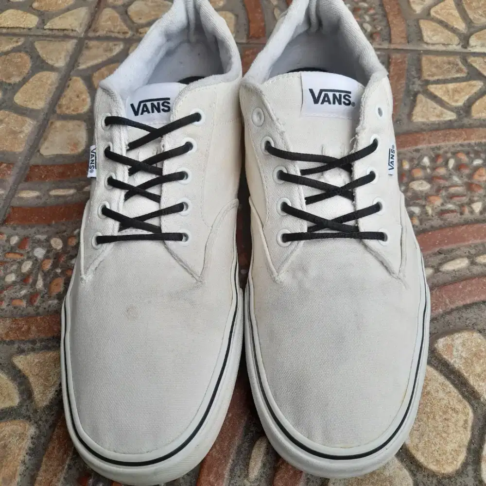 VANS SIZE 47 PUTIH LOW BEKAS