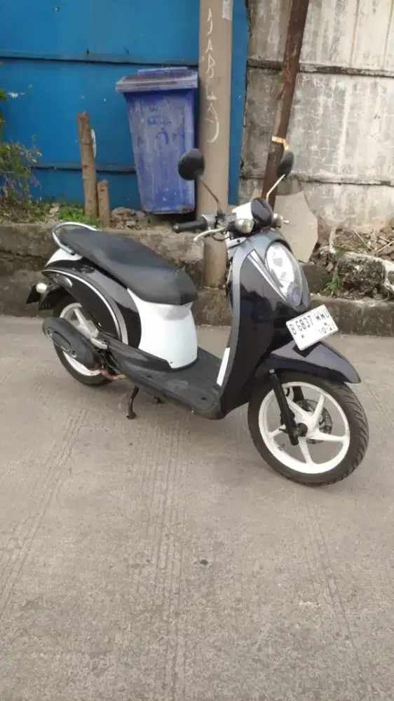 Scoopy 2012 hitam putih pajak hidup