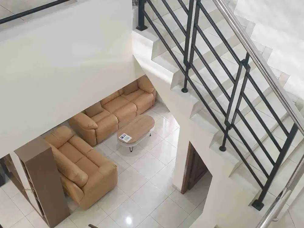 Dijual Rumah Bagus Tingkat 2 Lantai Siap Pakai Di Perumahan Greenwood, Semarang