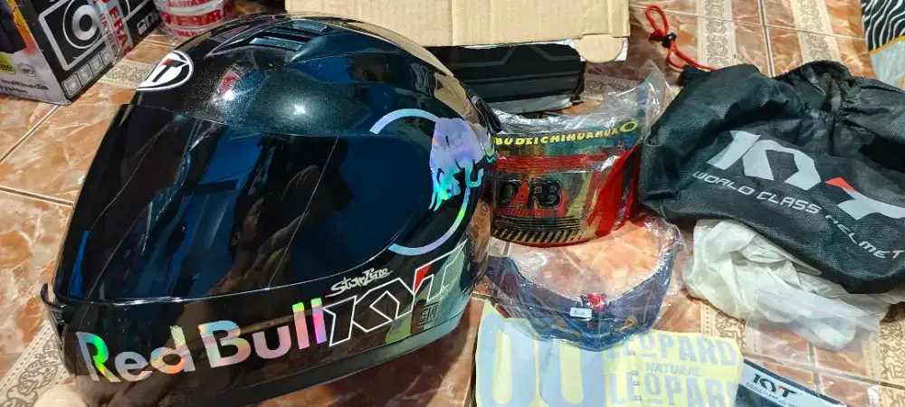 HELM KYT R10 HITAM UKURAN (L) FULLFACE MULUS 99% FULLSET