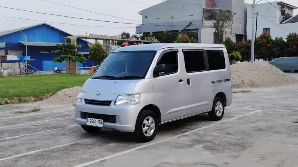 Daihatsu Granmax minibus D 1.3 2021(nik 2020)