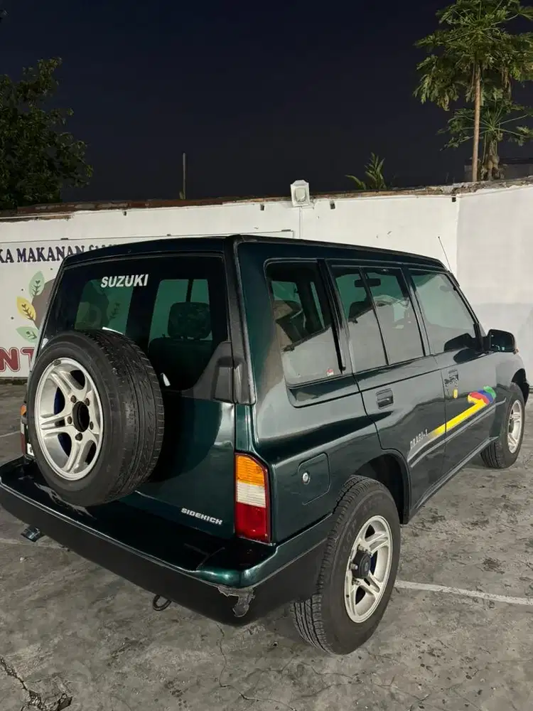 Suzuki sidekick 1.5 MT thn 2000