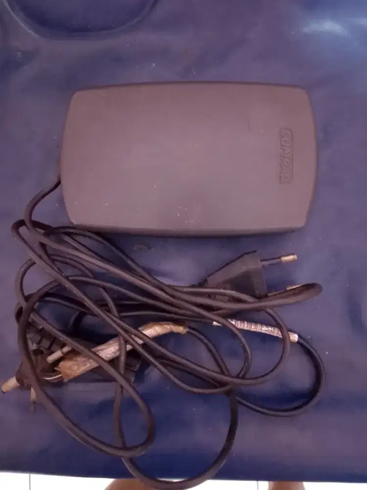 Dijual charger COMPAC bisa untuk charger HT harga Rp.100.000 nego