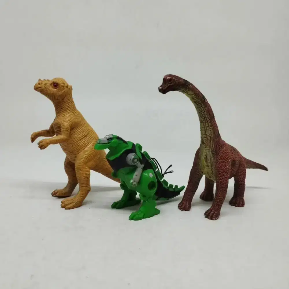 Set mainan dinosaurus campur