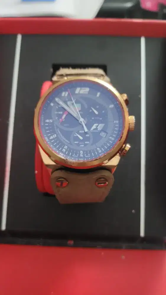 Jam TAG HEUER carrera chronograpf formula F1