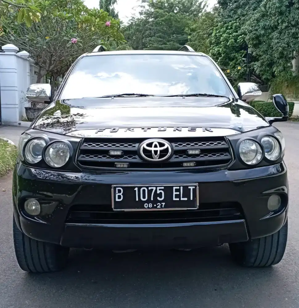 Toyota Fortuner 2.5 G AT Diesel 2009 Hitam Istimewa Sekali Siap Pakai