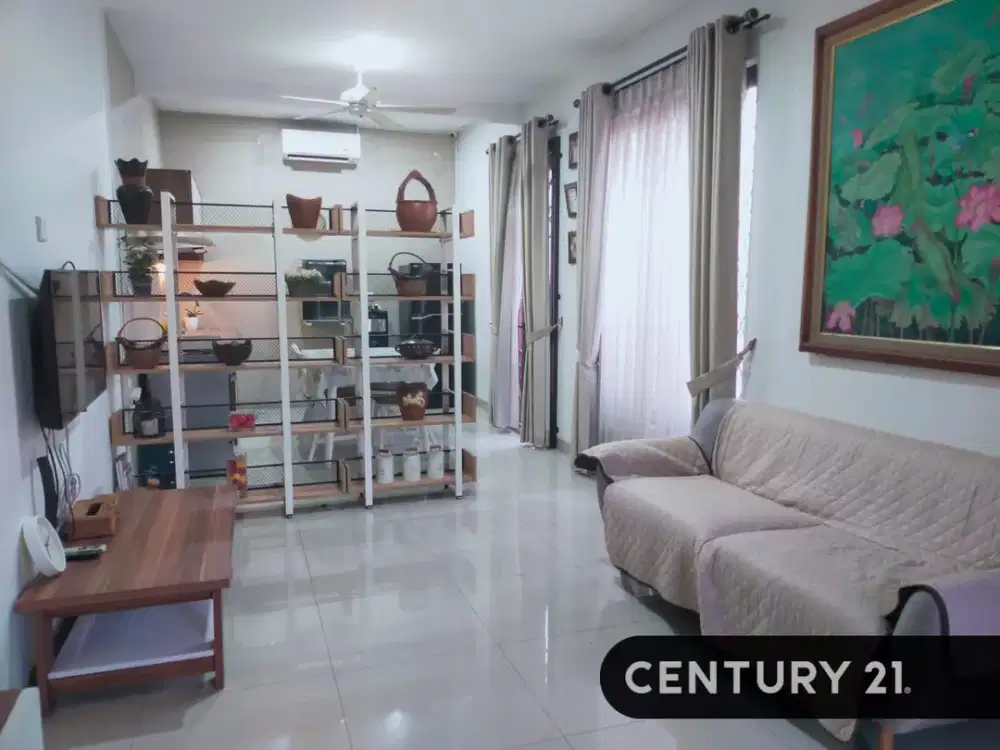 TURUN HARGA!!!. Rumah 2 Lantai Furnished FULL RENOV Di SIMPRUK