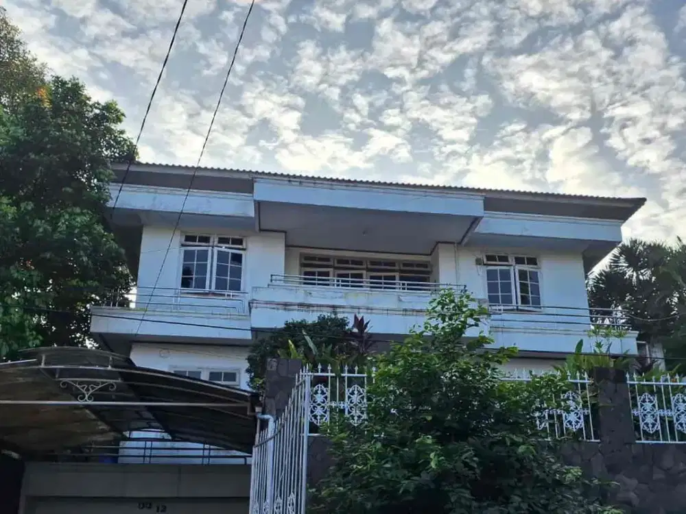 Dijual Rumah Siap Huni, Asri 2 Lantai  di jl Markisa Ujung Cinere