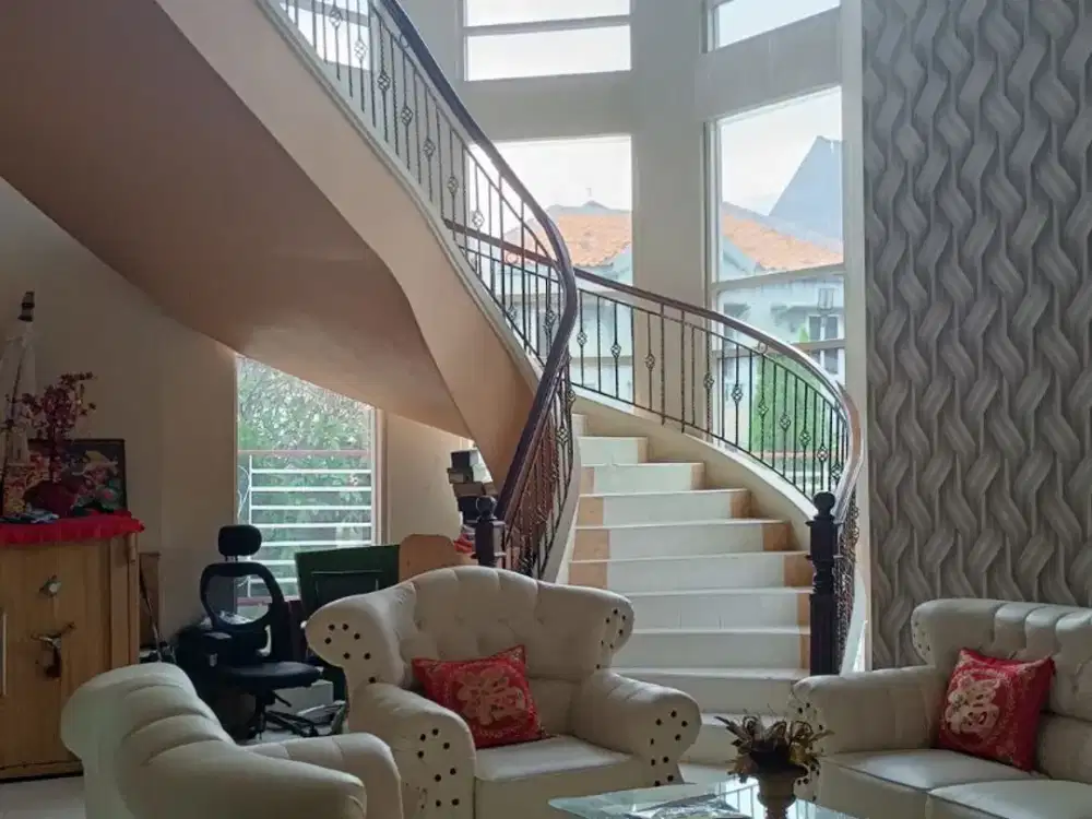 15jtan/m Rumah furnish CITRALAND SIAP HUNI SURABAYA DEKAT PAKUWON MALL