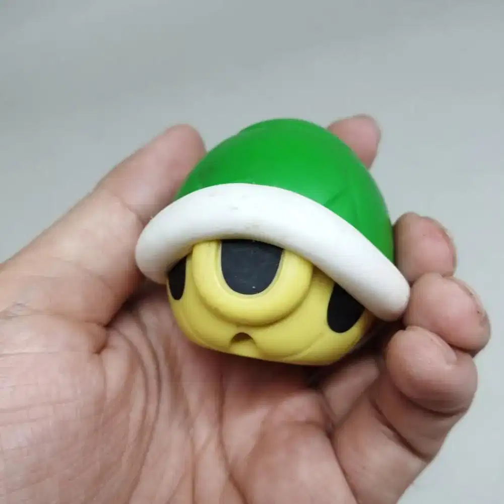 Mainan tempurung kura mario