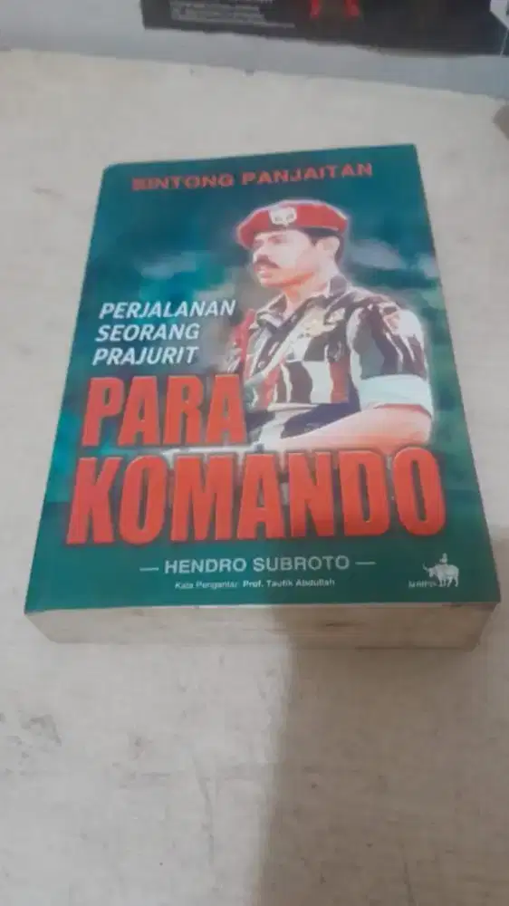Buku sejarah komando