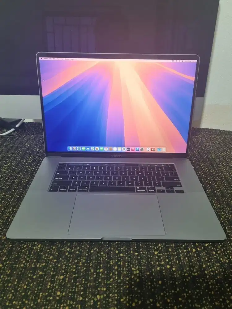 Macbook pro 2019 i9 ram 32Gb dual vga