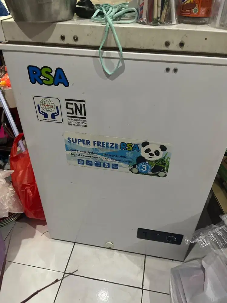 freezer murah single , barang bagus dingin bisa cek