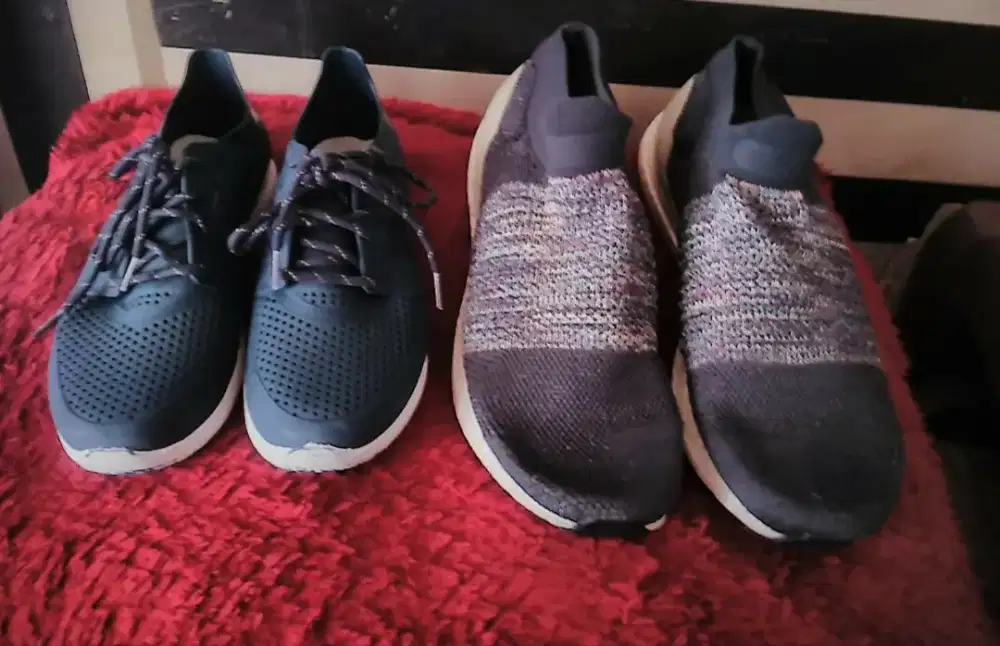 sepatu adidas dan DC .