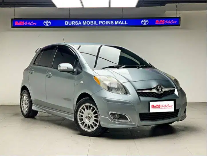 KM Low Toyota Yaris E 2010 Matic Istimewa #BJM2#