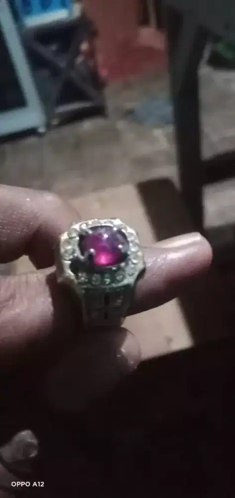 Batu cincin Rubi