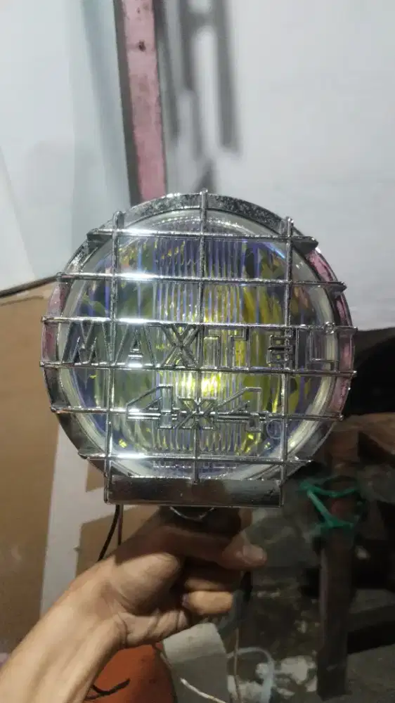 Maxtel lampu sorot 4x4