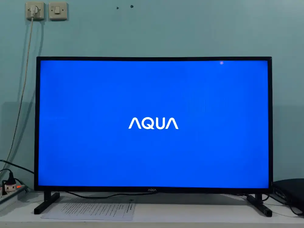 Tv aqua 40 inch besar murah normal