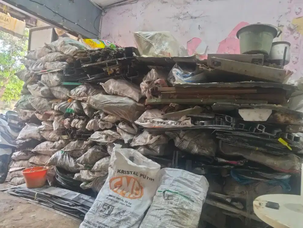 Terima besi tua, barangkas lainnya