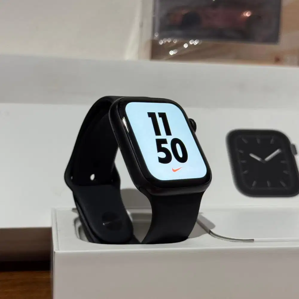 Apple Watch Series 5 44mm Fullset Mulus Nominus