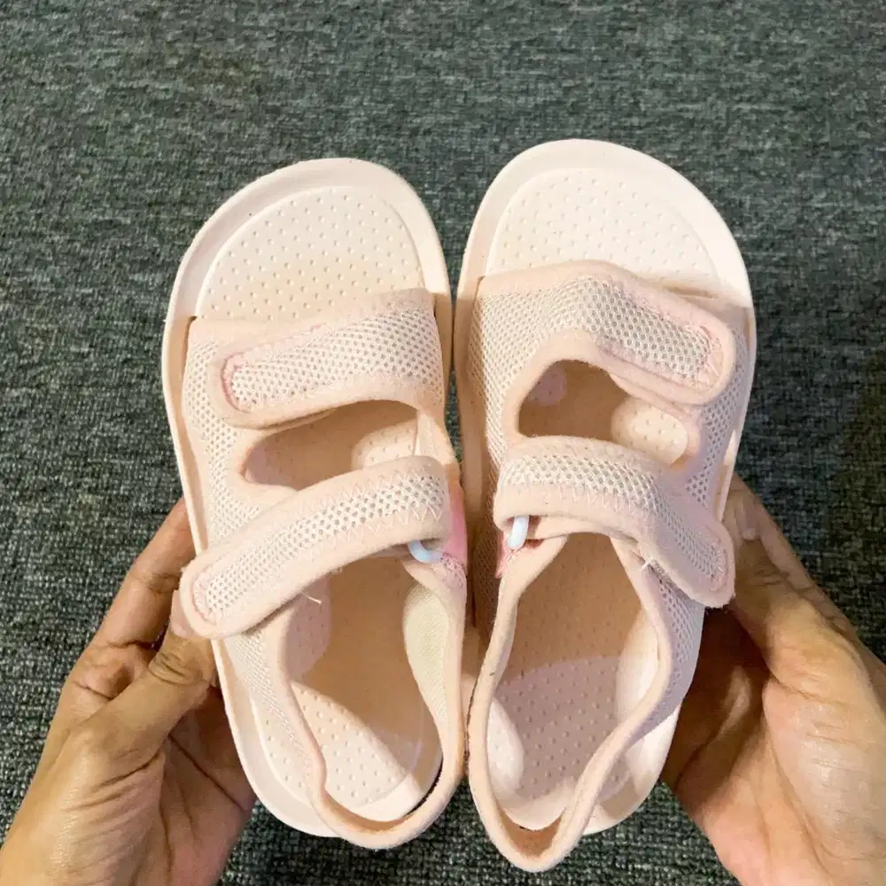 SENDAL GUNUNG ANAK CEWE PERMEPUAN SIZE 20 USIA 5-6 TAHUN