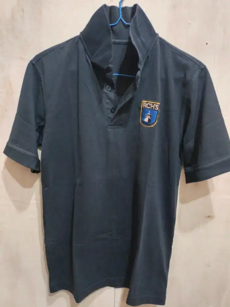 Kaos kerah size M