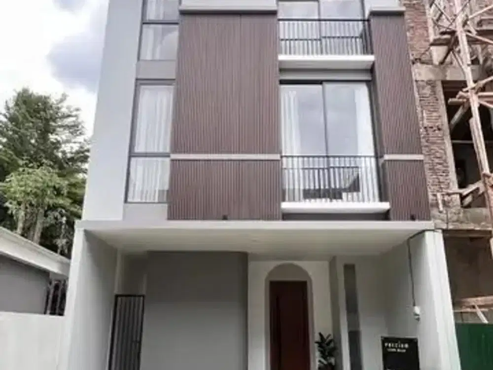 DIJUAL RUMAH PRECIUM LEBAK BULUS JAKARTA SELATAN