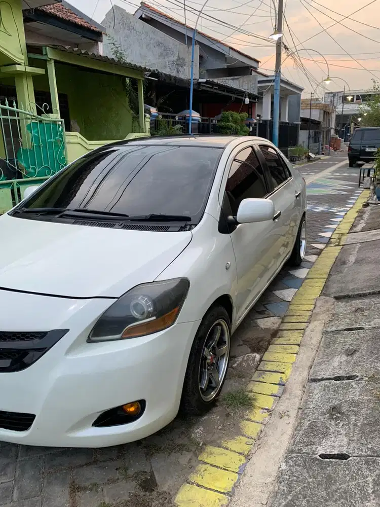 Toyota Limo 2010 Bensin