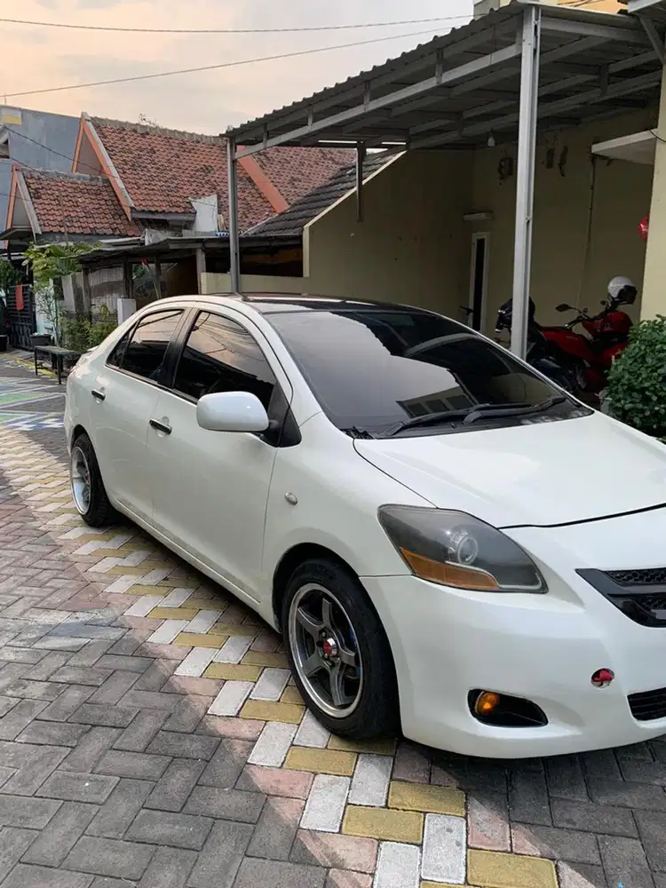 Toyota Limo 2010 Bensin
