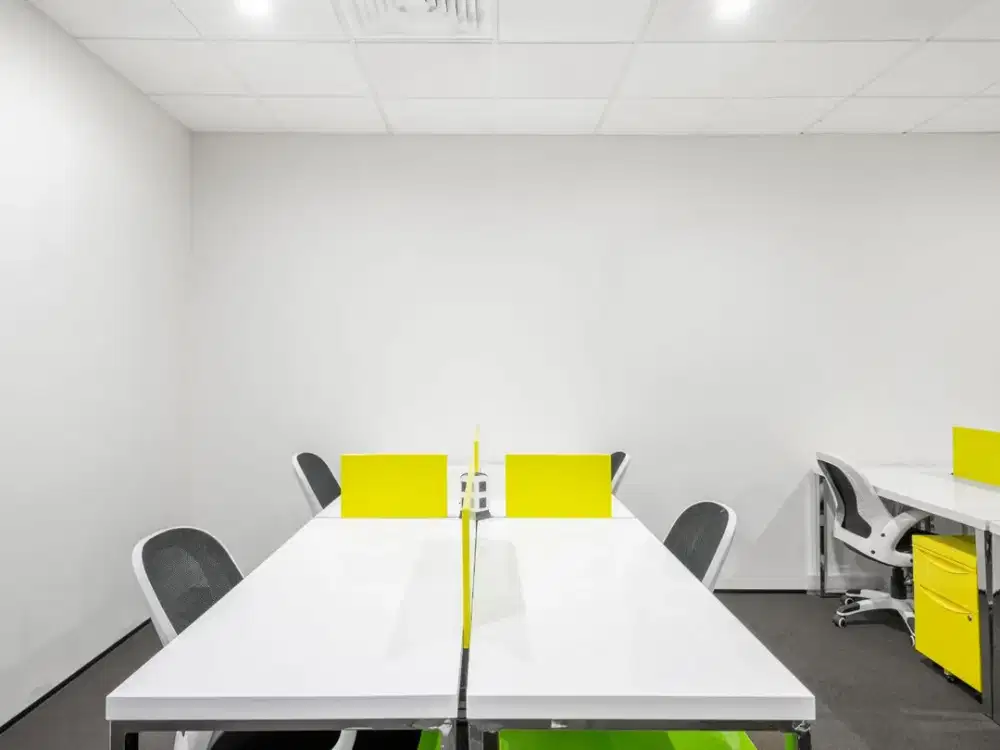Ruang coworking di Regus M Building