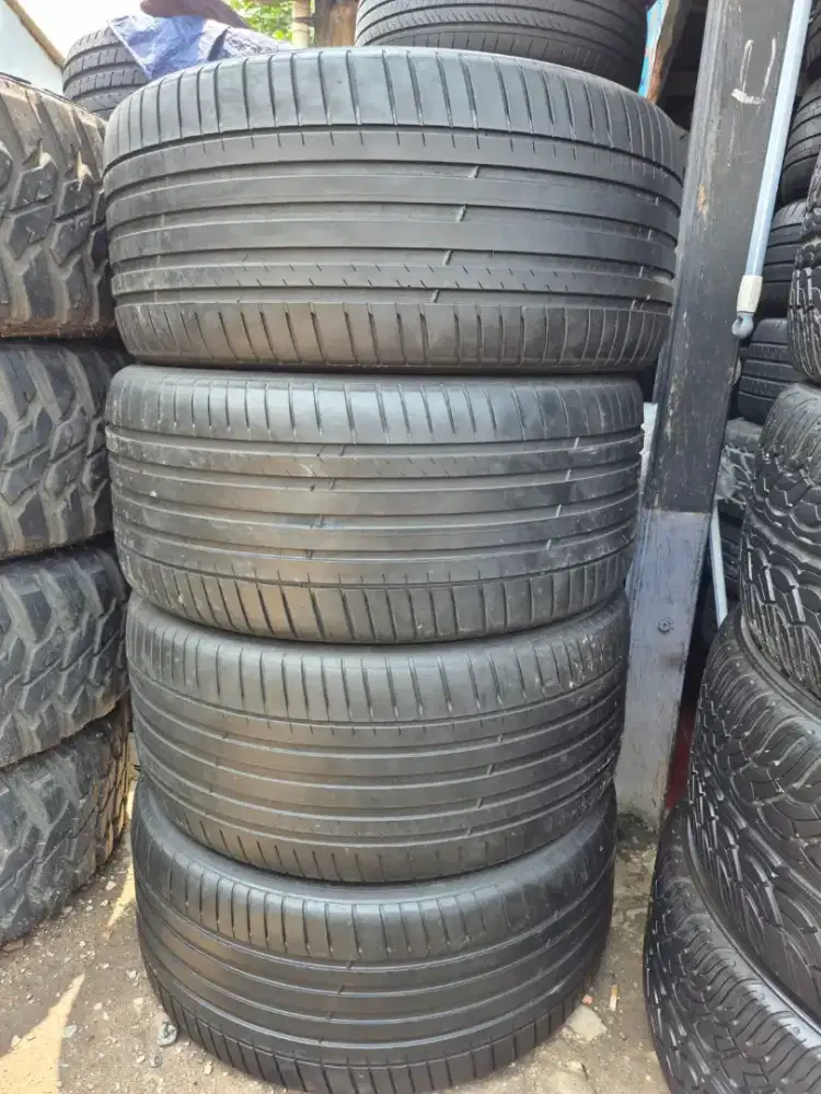 Ban copotan mercy gle Mechlin pilot sport4 Suv 295/40 R21 80% 2022.4pc