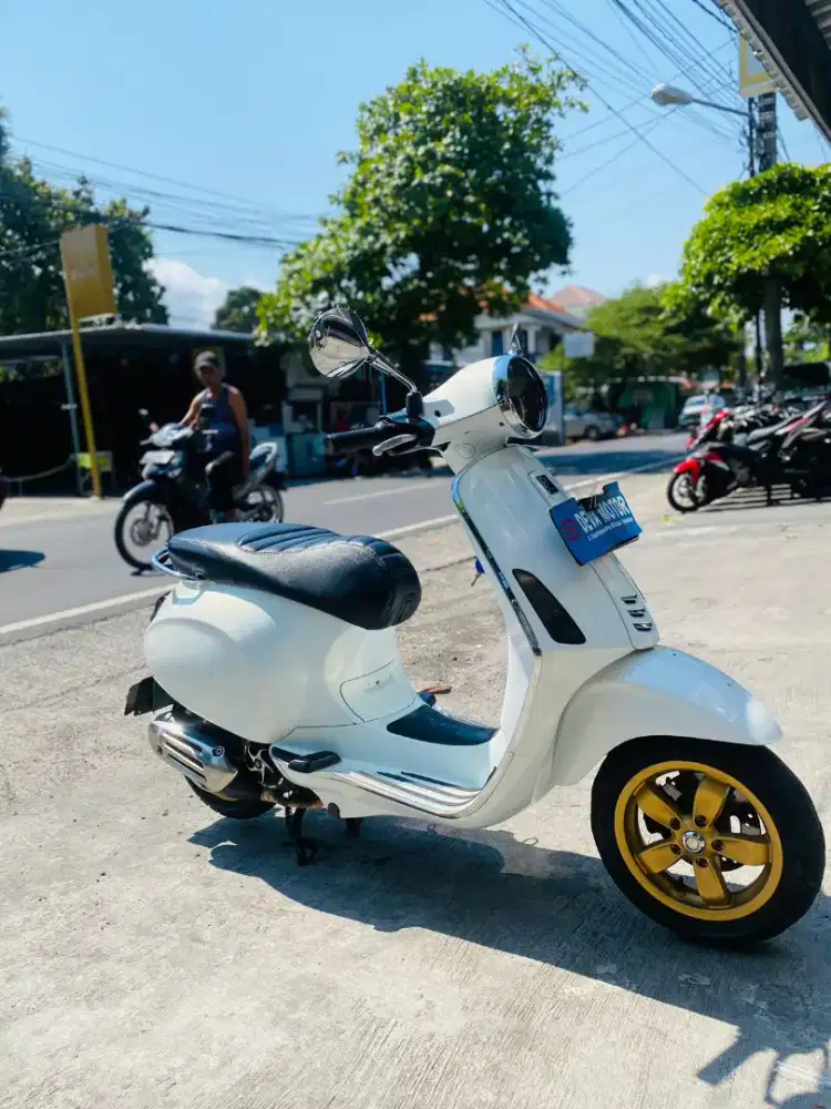 Primavera iget putih Deva motor