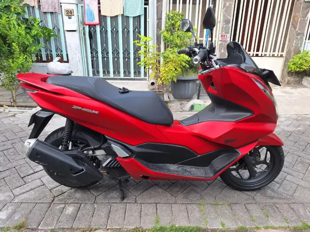 Honda pcx cbs 2022 km 24 rb kondisi sgt bagus ful ori samsat tandes