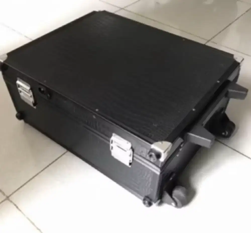 BeautyCase Armando Caruso MUA untuk kosmetik