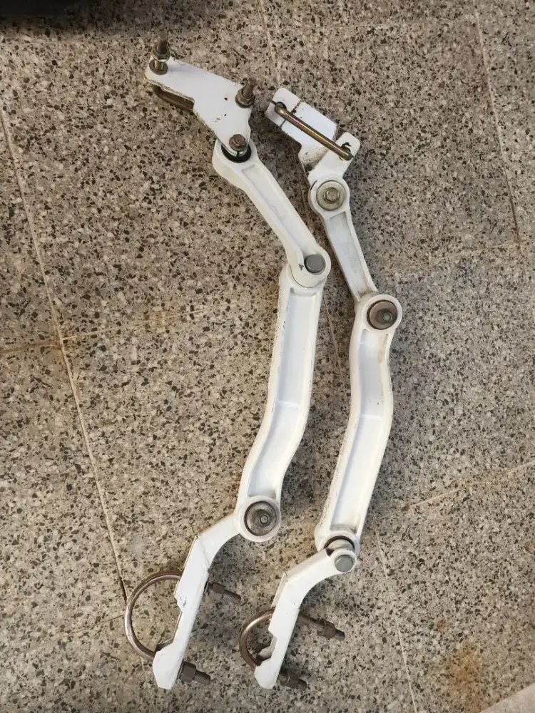 Balance arm JS1 thailand stabilizer pajero fortuner