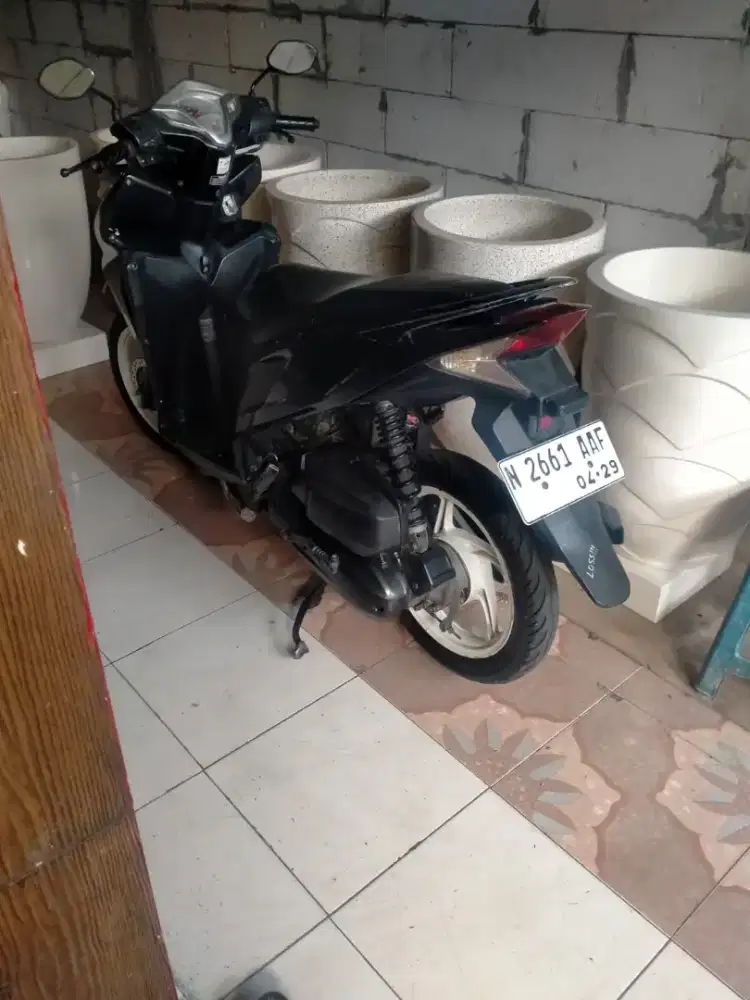 Dijual cepat  motor vario tahun 2014