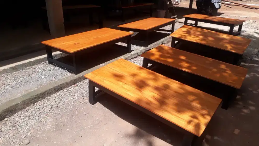 Meja warung lesehan