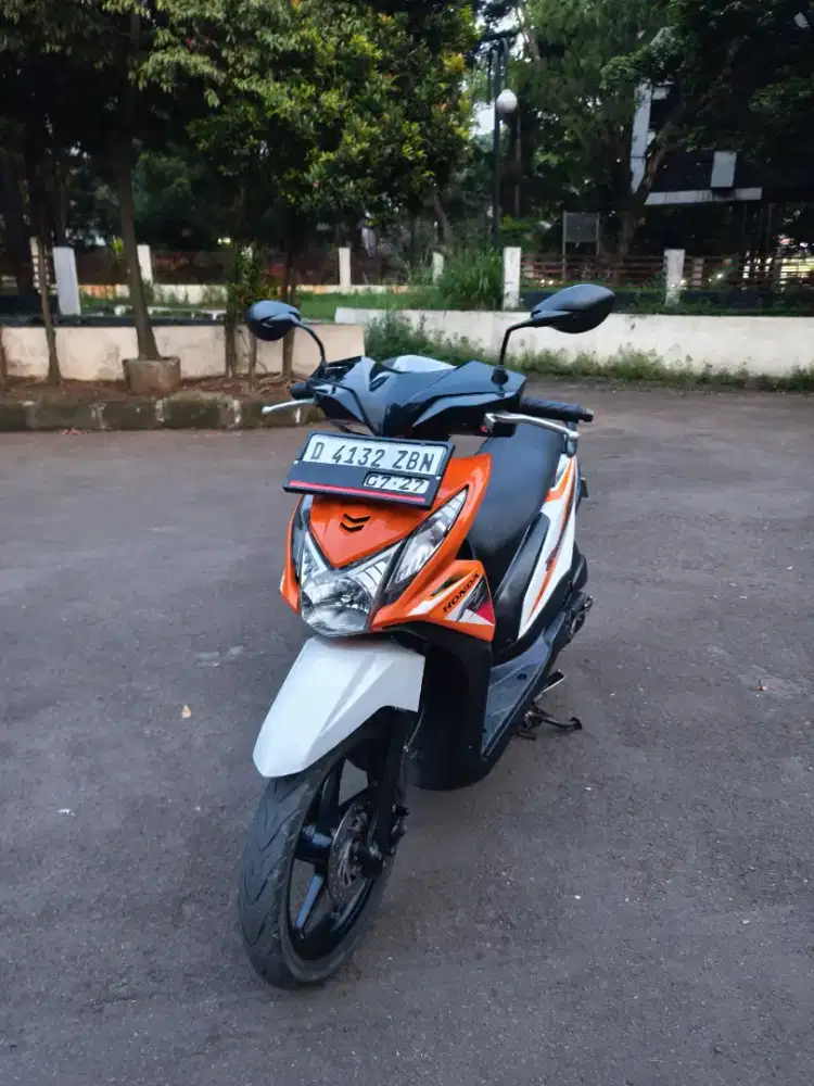 Beat FI 2014 Putih Orange