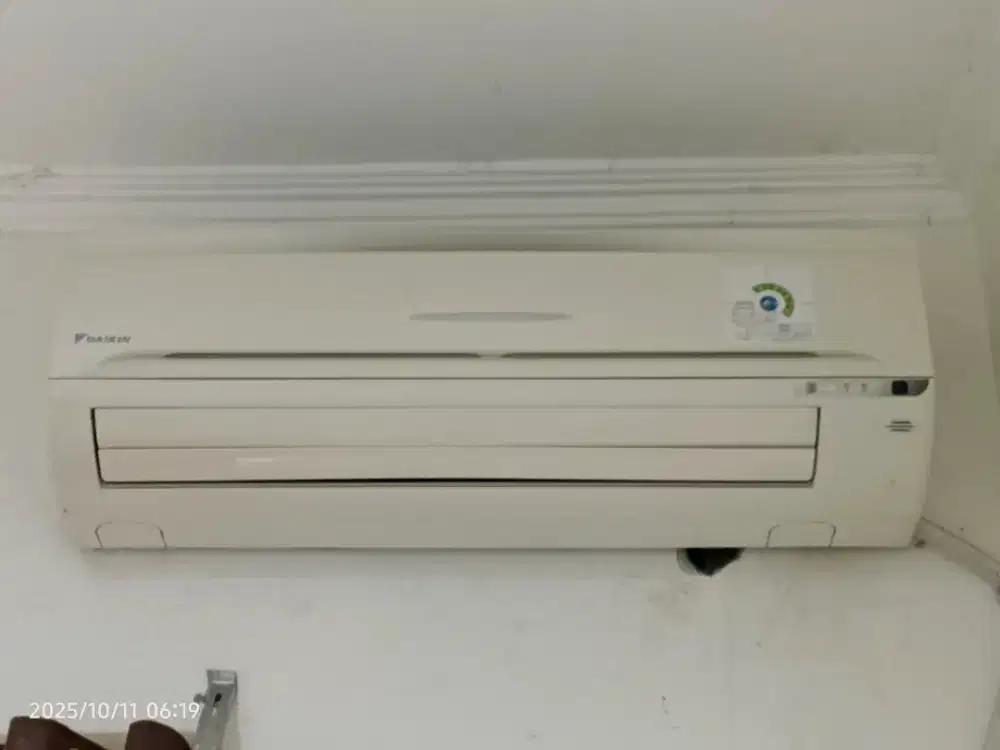 AC Daikin 1 pk masih gresss dijual mau ke luar negeri secepatnya..ll