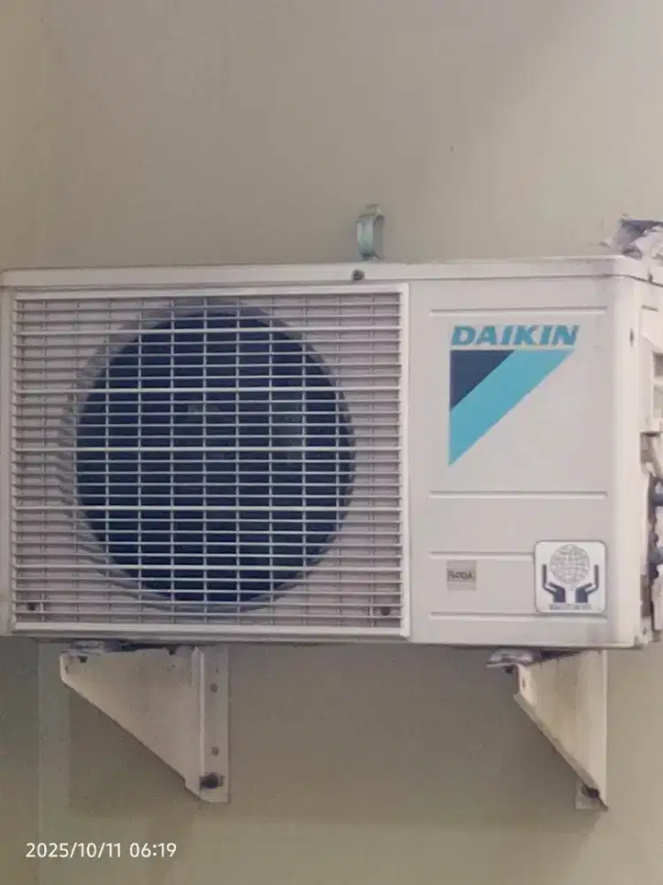 AC Daikin 1 pk masih gresss dijual mau ke luar negeri secepatnya..ll