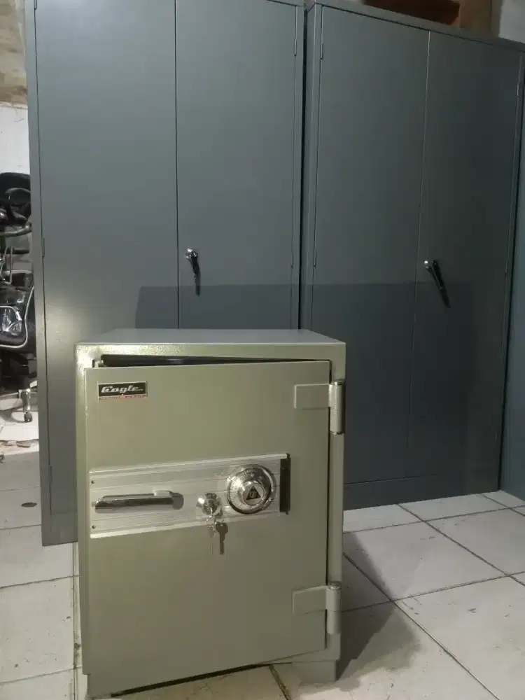 Brangkas bekas tahan api