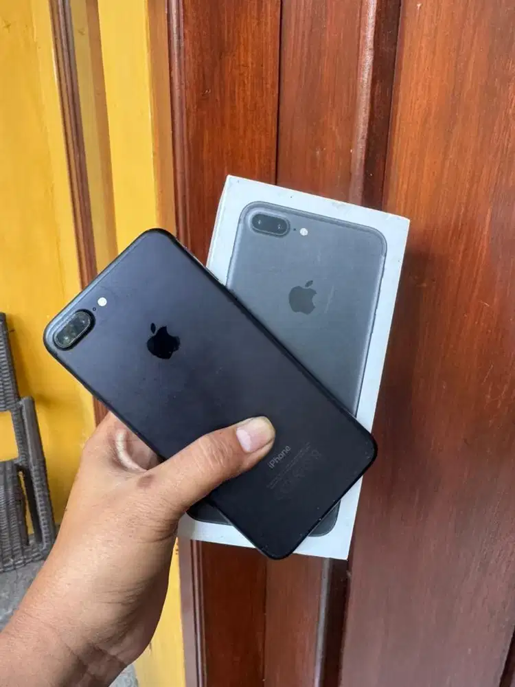 I phone 7 plus i book