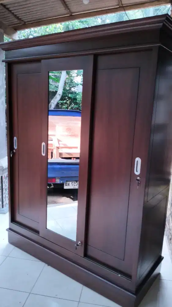 Jual lemari tiga pintu sliding jati