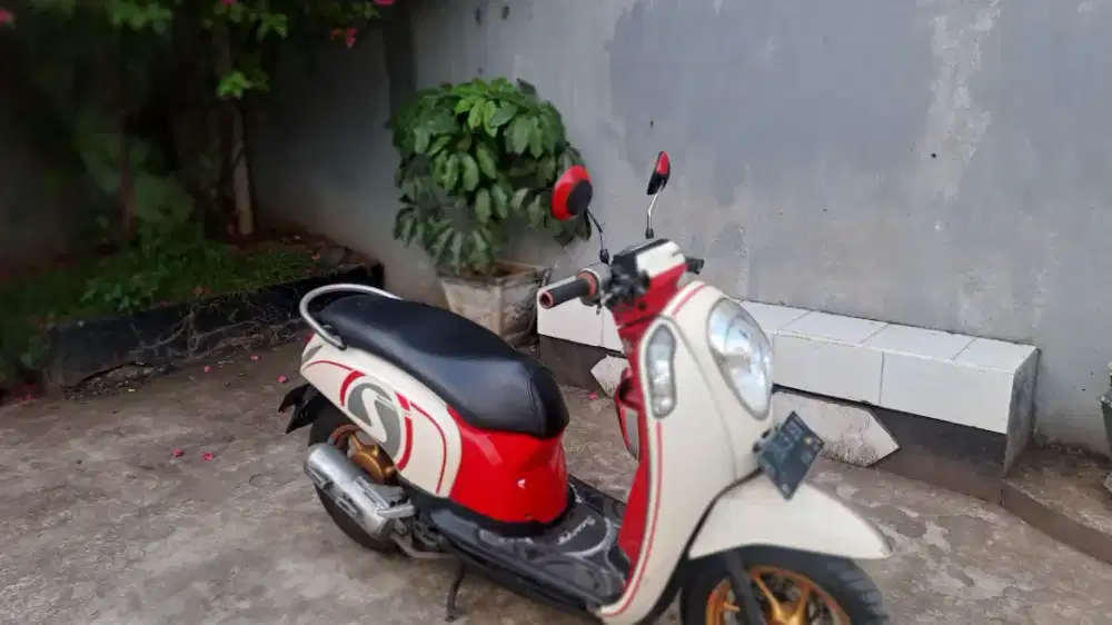Honda scoopy tahun 2014 MATIC