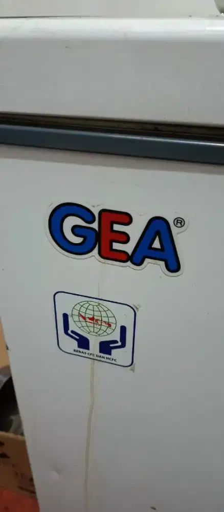 DI JUAL FREEZER MERK GEA AB 600 R