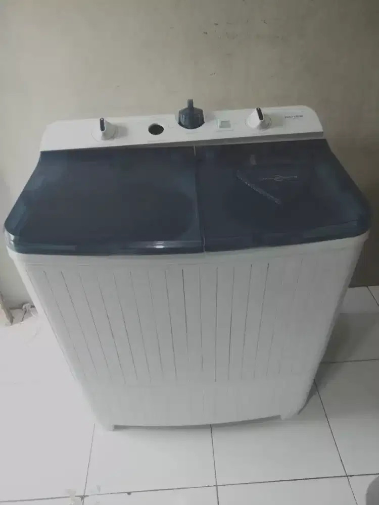 Mesin cuci 2 tabung Polytron bekas