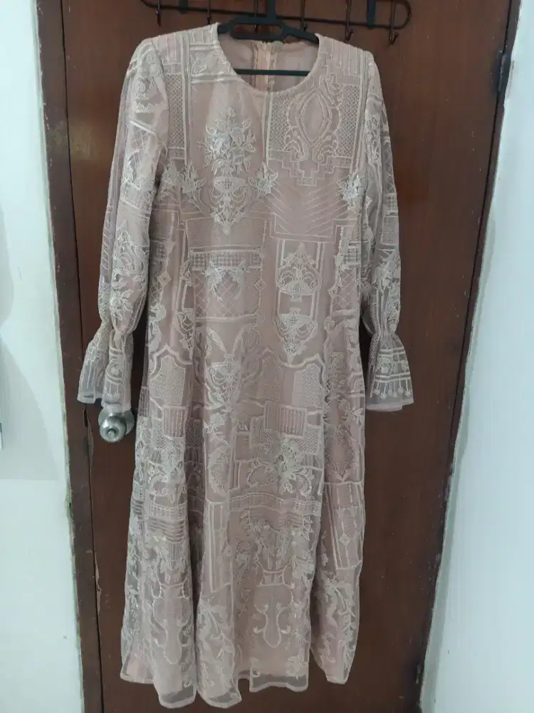 Gamis pesta kain kaca