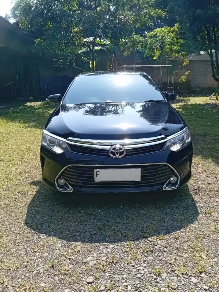 Toyota Camry 2.5 V 2017 Low KM